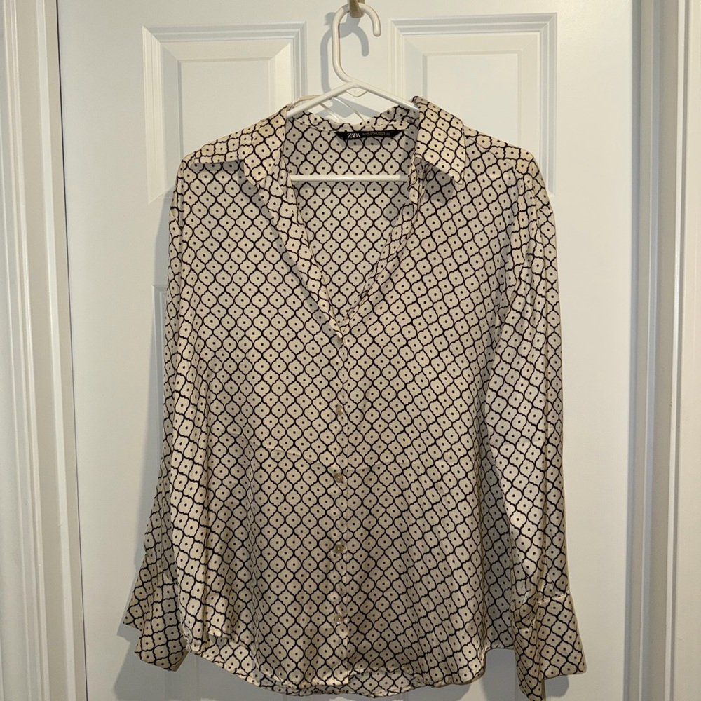 Zara Cream and Black Patterned Button Down Shirt